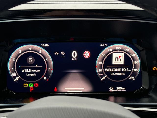 Volkswagen / Caddy / / / / NAVI+AHK+ACC+SHZ+KAMERA+LED+PDC