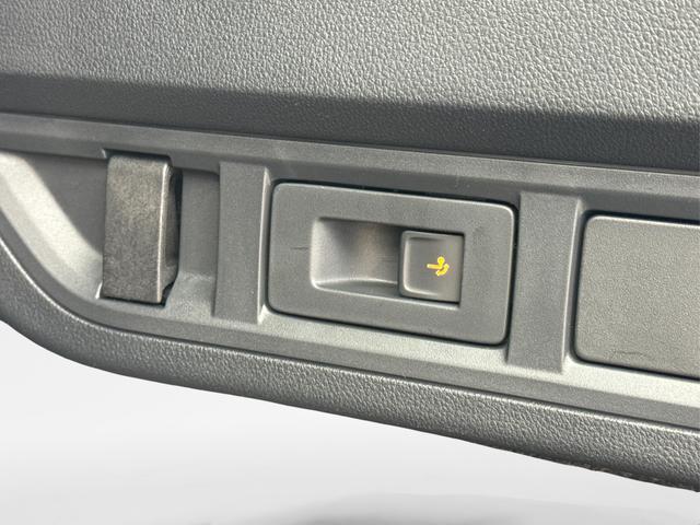 Skoda / Octavia Combi / Weiß / / / AHK+KAMERA+ACC+EL. HECKKL+SHZ