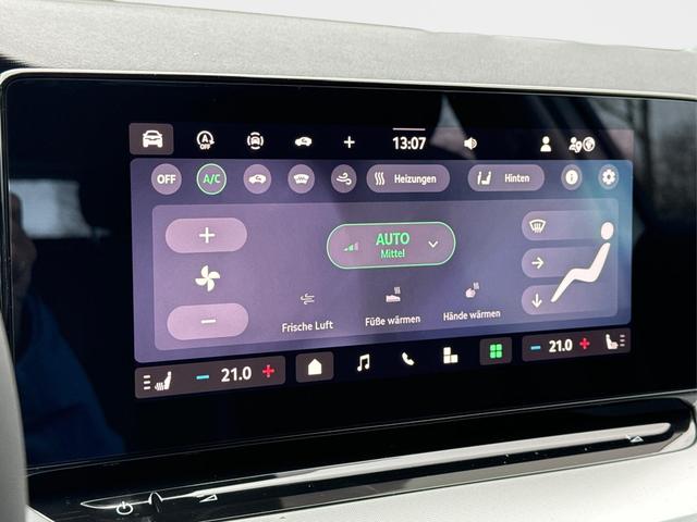 Skoda / Octavia Combi / Weiß / / / AHK+KAMERA+ACC+EL. HECKKL+SHZ