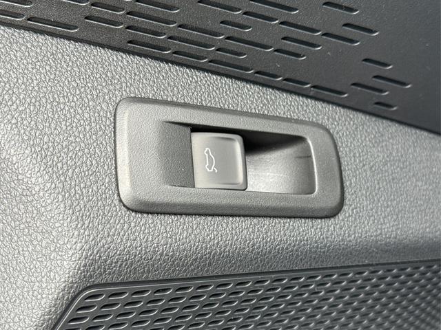 Skoda / Octavia Combi / Weiß / / / AHK+KAMERA+ACC+EL. HECKKL+SHZ