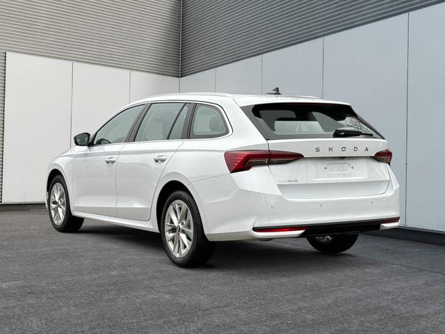 Skoda / Octavia Combi / Weiß / / / AHK+KAMERA+ACC+EL. HECKKL+SHZ