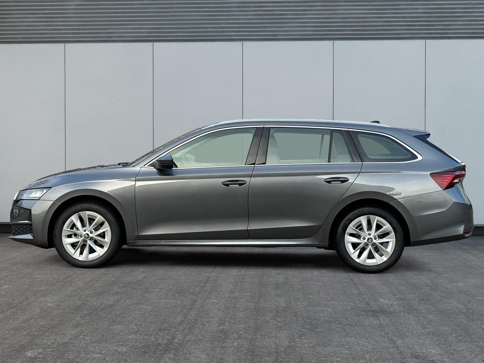 Skoda / Octavia Combi / Grau /  /  / AHK+KAMERA+ACC+EL. HECKKL+SHZ