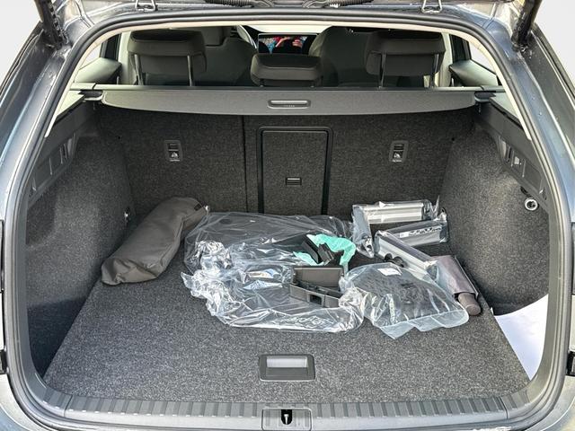 Skoda / Octavia Combi / Grau / / / AHK+KAMERA+ACC+EL. HECKKL+SHZ