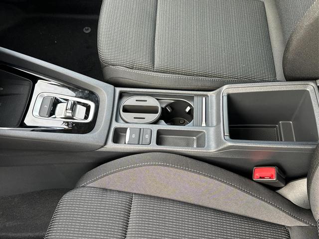 Skoda / Octavia Combi / Grau / / / AHK+KAMERA+ACC+EL. HECKKL+SHZ