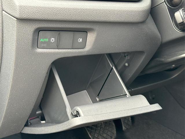 Skoda / Octavia Combi / Grau / / / AHK+KAMERA+ACC+EL. HECKKL+SHZ