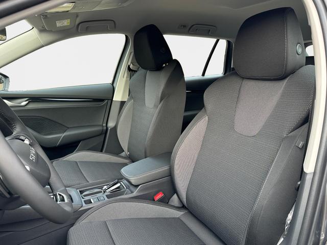 Skoda / Octavia Combi / Grau / / / AHK+KAMERA+ACC+EL. HECKKL+SHZ