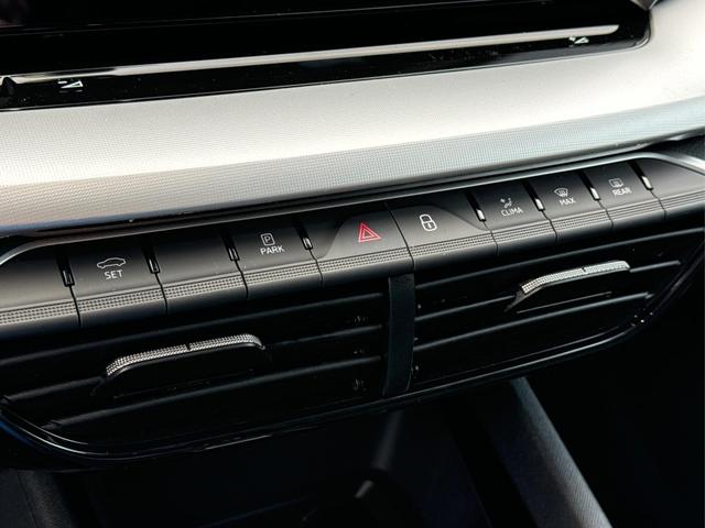 Skoda / Octavia Combi / Grau / / / AHK+KAMERA+ACC+EL. HECKKL+SHZ