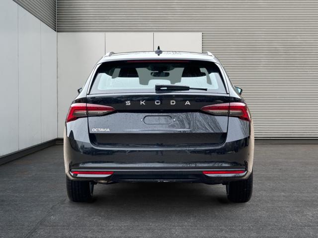 Skoda / Octavia Combi / Schwarz / / / AHK+KAMERA+ACC+EL. HECKKL+SHZ