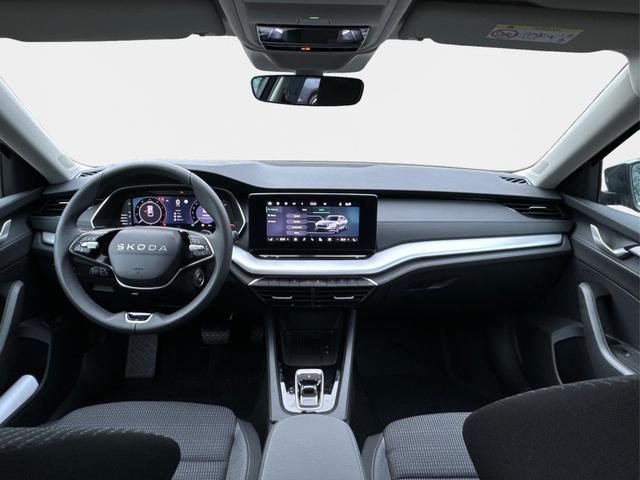 Skoda / Octavia Combi / Schwarz / / / AHK+KAMERA+ACC+EL. HECKKL+SHZ