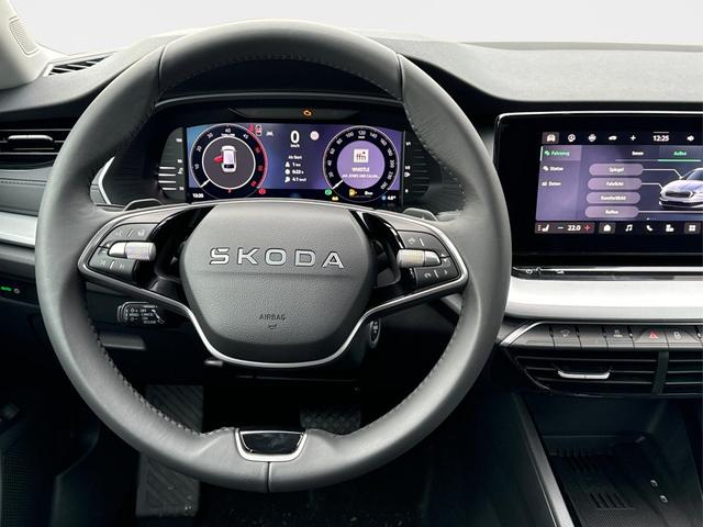 Skoda / Octavia Combi / Schwarz / / / AHK+KAMERA+ACC+EL. HECKKL+SHZ