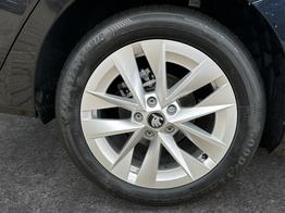 Skoda Octavia Combi Selection AHK+KAMERA+ACC+EL. HECKKL+SHZ 