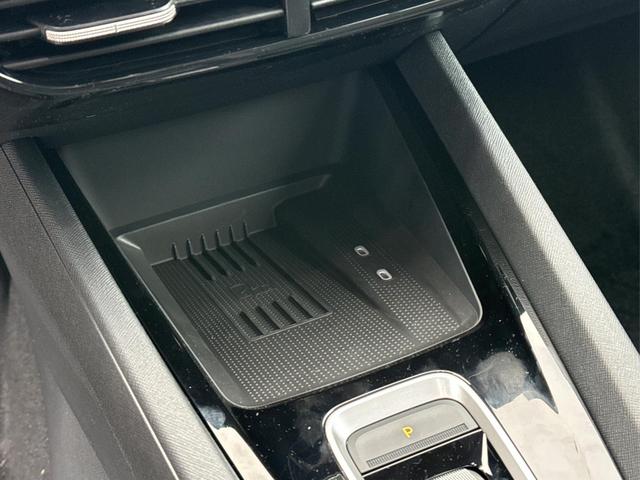 Skoda / Octavia Combi / Schwarz / / / AHK+KAMERA+ACC+EL. HECKKL+SHZ