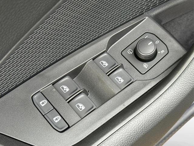 Skoda / Octavia Combi / Schwarz / / / AHK+KAMERA+ACC+EL. HECKKL+SHZ