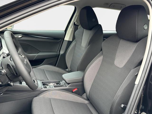 Skoda / Octavia Combi / Schwarz / / / AHK+KAMERA+ACC+EL. HECKKL+SHZ