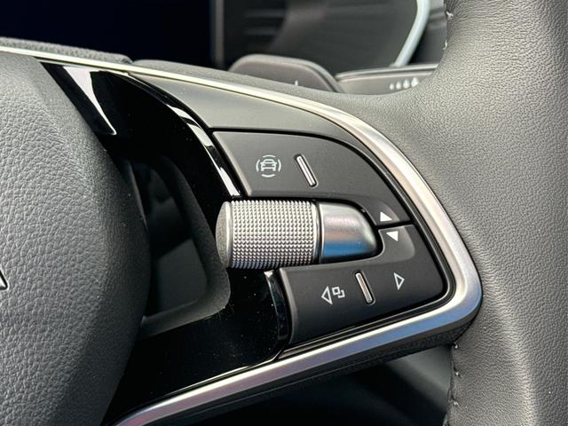 Skoda / Octavia Combi / Schwarz / / / AHK+KAMERA+ACC+EL. HECKKL+SHZ