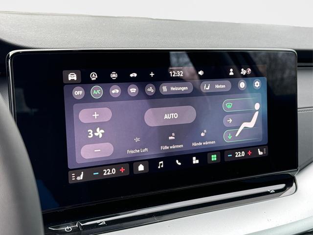 Skoda / Octavia Combi / Schwarz / / / AHK+KAMERA+ACC+EL. HECKKL+SHZ