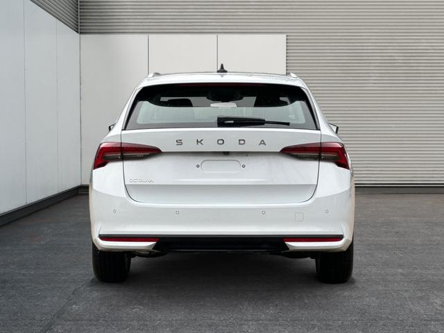 Skoda / Octavia Combi / Weiß / / / AHK+KAMERA+ACC+EL. HECKKL+SHZ