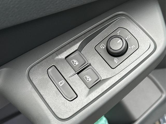 Volkswagen / Caddy / / / / 4x4+NAVI+AHK+ACC+SHZ+KAMERA+LED+PDC