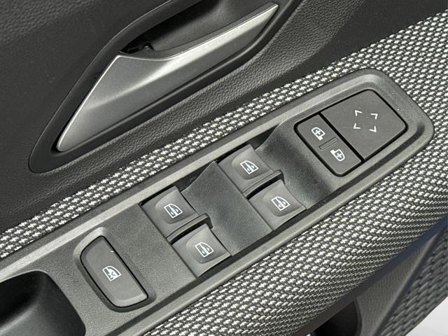 Dacia / Sandero / / / / KAMERA+SHZ + PDC+ DAB+ KLIMA