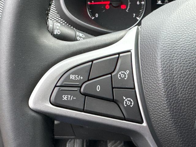 Dacia / Sandero / / / / KAMERA+SHZ + PDC+ DAB+ KLIMA