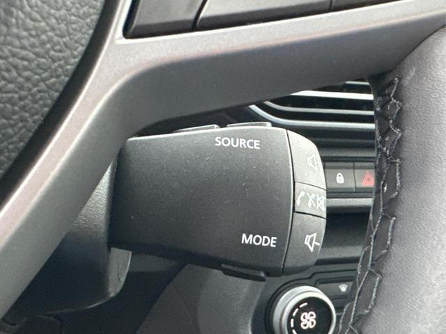 Dacia / Sandero / / / / KAMERA+SHZ + PDC+ DAB+ KLIMA