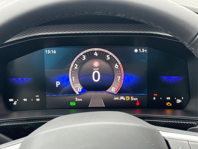 Volkswagen / T-Cross / Grau / / / MATRIX+KAMERA+ACC+KLIMA+SHZ+17 LM+KEYLESS