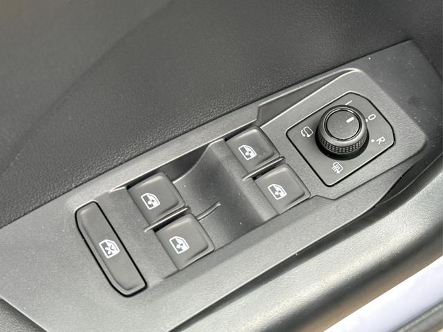 Volkswagen / T-Cross / Grau / / / MATRIX+KAMERA+ACC+KLIMA+SHZ+17 LM+KEYLESS