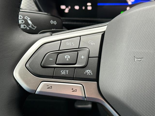 Volkswagen / T-Cross / Grau / / / MATRIX+KAMERA+ACC+KLIMA+SHZ+17 LM+KEYLESS