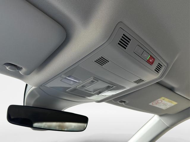 Volkswagen / T-Cross / Grau / / / MATRIX+KAMERA+ACC+KLIMA+SHZ+17 LM+KEYLESS