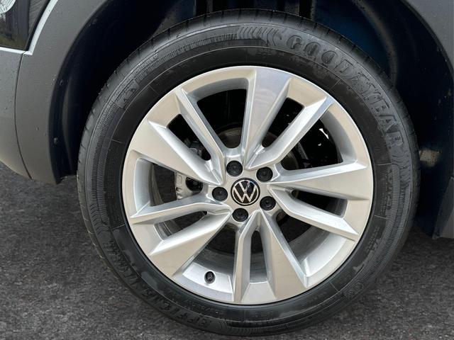 Volkswagen / T-Cross / Schwarz / / / MATRIX+KAMERA+ACC+KLIMA+SHZ+17 LM+KEYLESS