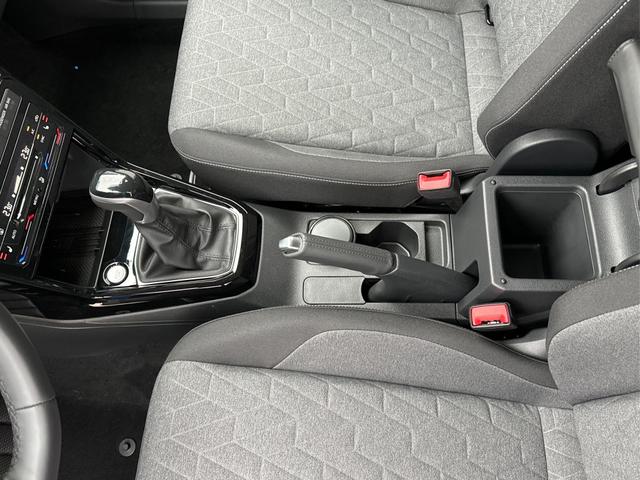 Volkswagen / T-Cross / Schwarz / / / MATRIX+KAMERA+ACC+KLIMA+SHZ+17 LM+KEYLESS