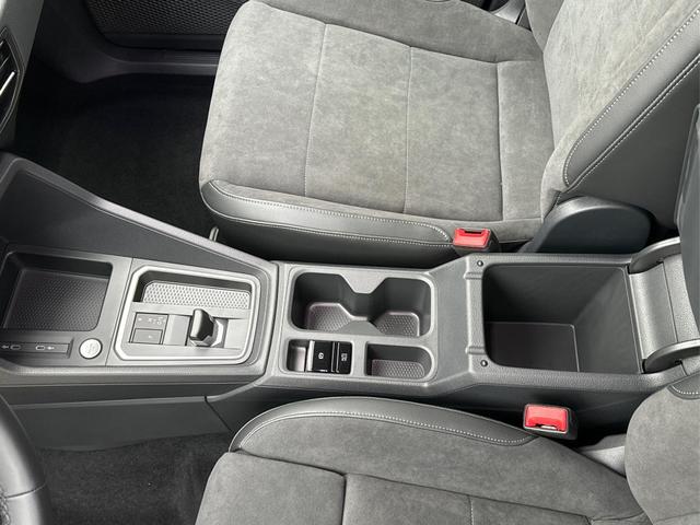 Volkswagen / Caddy / / / / LANE ASSIST+NAVI+KAM+SHZ+KLIMA+AHK+ACC