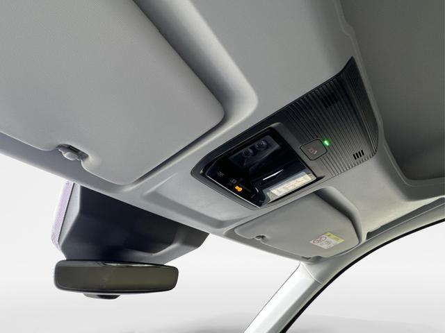 Volkswagen / Caddy / / / / LANE ASSIST+NAVI+KAM+SHZ+KLIMA+AHK+ACC