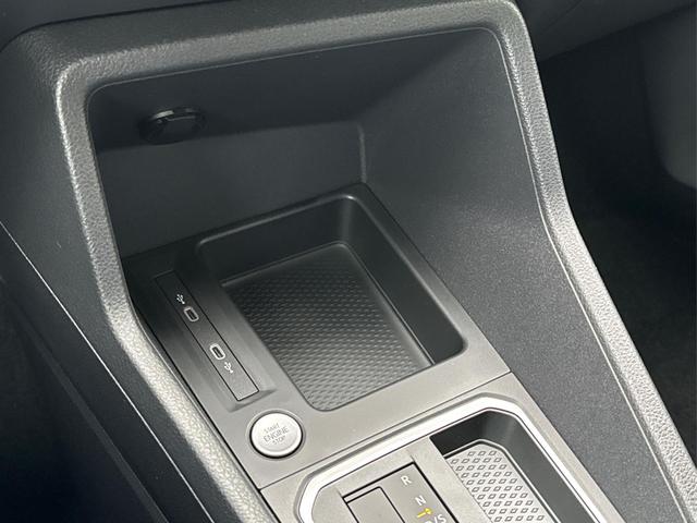 Volkswagen / Caddy / / / / LANE ASSIST+NAVI+KAM+SHZ+KLIMA+AHK+ACC