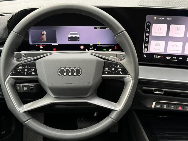 Audi / Q3 / Schwarz / / / SUV *Neues Modell*NAVI+ACC+KAMERA+PDC+EL. HECKKL.+LED, Beispielbilder, ggf. teilweise mit Sonderausstattung