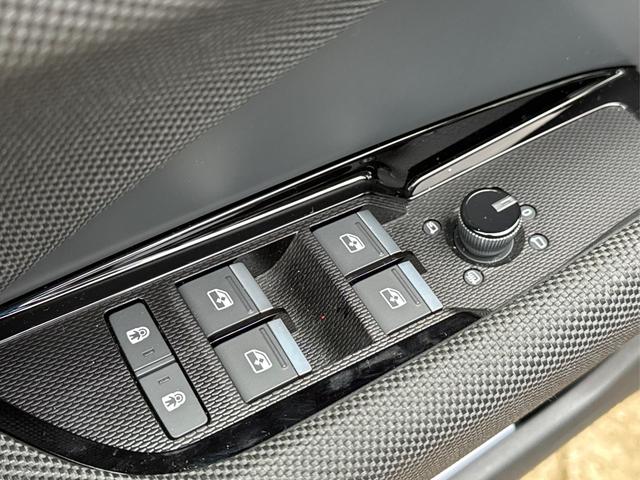 Audi / Q3 / Schwarz / / / SUV *Neues Modell*NAVI+ACC+KAMERA+PDC+EL. HECKKL.+LED, Beispielbilder, ggf. teilweise mit Sonderausstattung