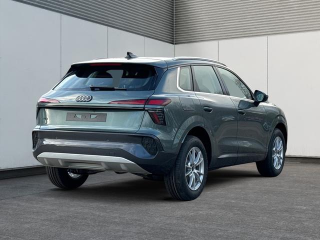 Audi / Q3 / Grün / / / *Neues Modell*AHK+NAVI+ACC+KAMERA+PDC+EL. HECKKL.+LED