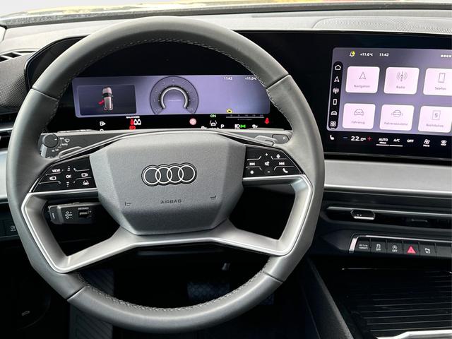 Audi / Q3 / Grün / / / *Neues Modell*AHK+NAVI+ACC+KAMERA+PDC+EL. HECKKL.+LED