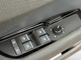 Audi Q3 SUV *Neues Modell*AHK+NAVI+ACC+KAMERA+PDC+EL. HECKKL.+LED 