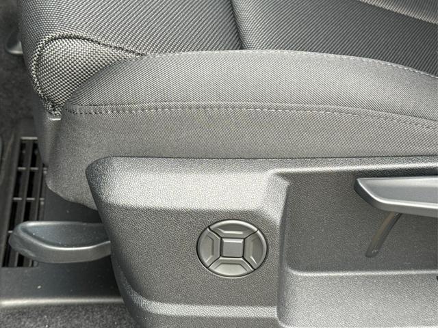 Audi / Q3 / Grün / / / *Neues Modell*AHK+NAVI+ACC+KAMERA+PDC+EL. HECKKL.+LED