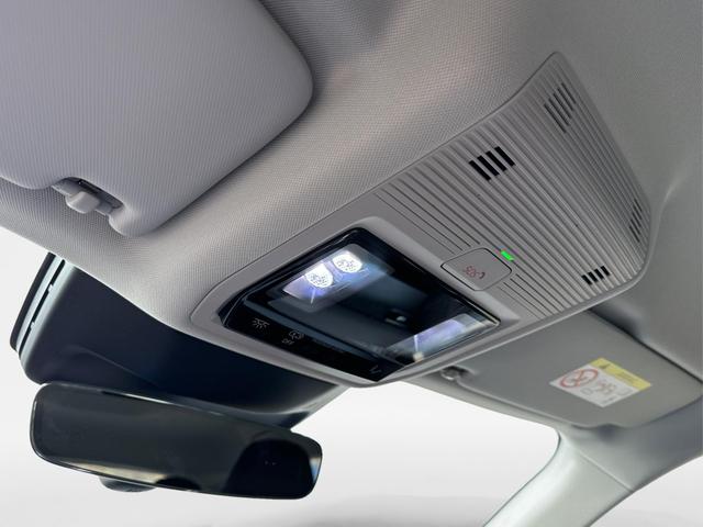 Audi / Q3 / Grün / / / *Neues Modell*AHK+NAVI+ACC+KAMERA+PDC+EL. HECKKL.+LED