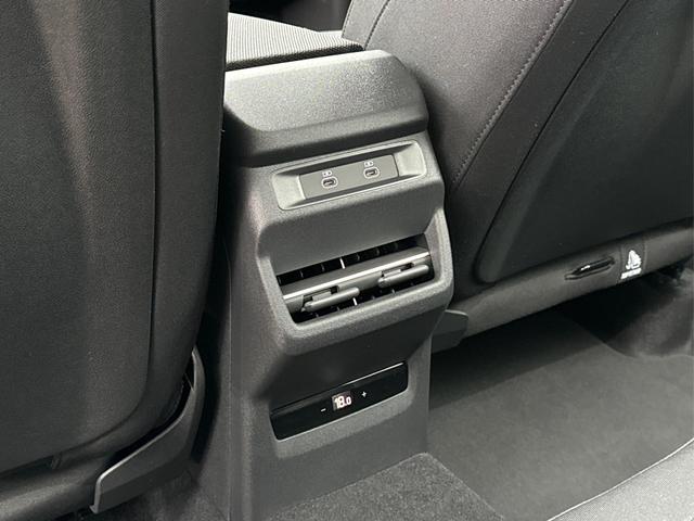 Audi / Q3 / Grau / / / *Neues Modell*NAVI+ACC+KAMERA+PDC+EL. HECKKL.+LED, Beispielbilder, ggf. teilweise mit Sonderausstattung