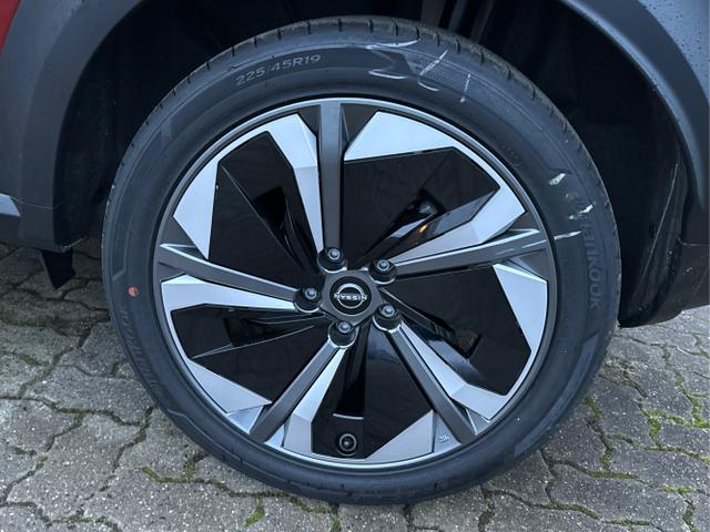 Nissan / Juke / / / / NAVI+360° KAMERA+SHZ+VOLL-LED+BOSE+PDC