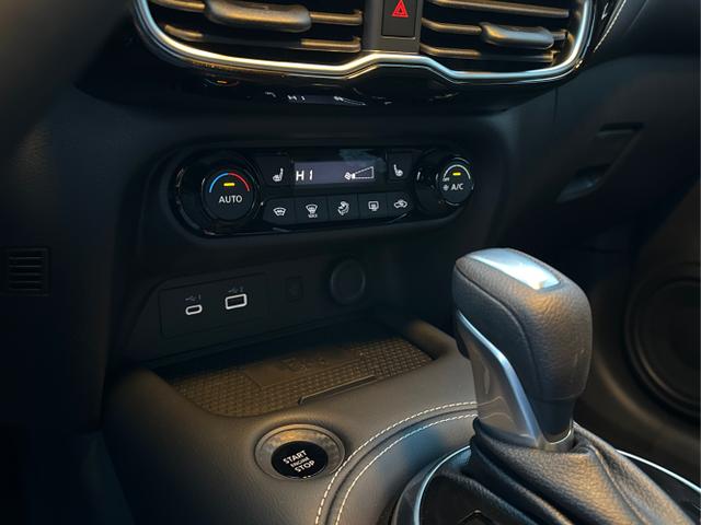 Nissan / Juke / / / / NAVI+360° KAMERA+SHZ+VOLL-LED+BOSE+PDC