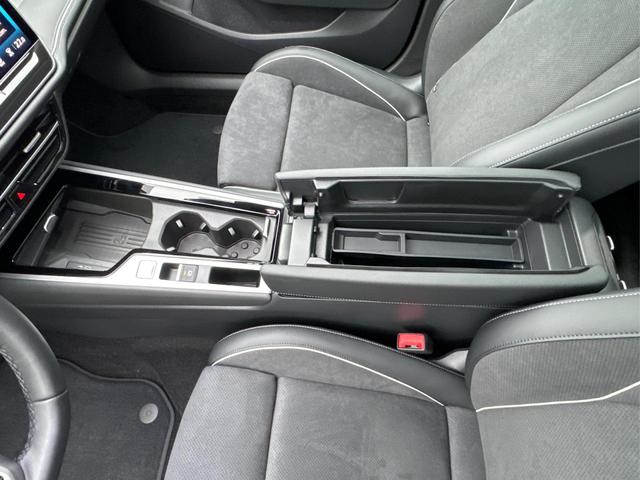 Volkswagen / Passat Variant / Grau / / / DSG+PANO+NAVI+MATRIX+360 KAM+MASSAGE+ACC+18 LM