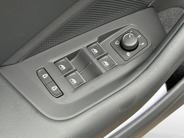 Volkswagen / Passat Variant / Grau / / / DSG+PANO+NAVI+MATRIX+360 KAM+MASSAGE+ACC+18 LM