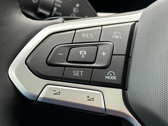 Volkswagen / Passat Variant / Grau / / / DSG+PANO+NAVI+MATRIX+360 KAM+MASSAGE+ACC+18 LM