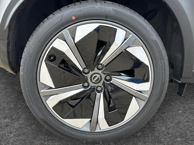 Nissan / Juke / / / / NAVI+360&deg; KAMERA+SHZ+VOLL-LED+BOSE+PDC