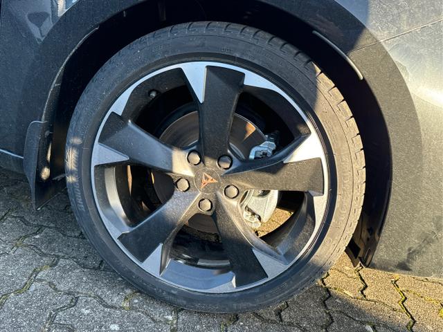 Cupra / Leon Sportstourer / Schwarz / / / ST eHK+KAMERA+SHZ+ACC+LED+18 LM+PDC, Beispielbilder, ggf. teilweise mit Sonderausstattung