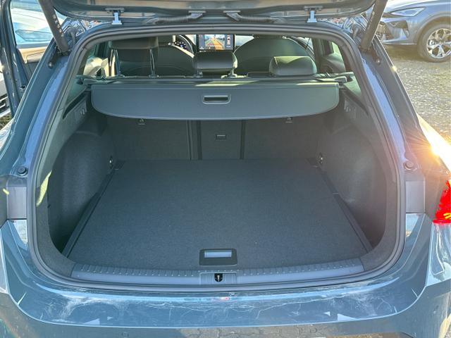 Cupra / Leon Sportstourer / Blau / / / ST eHK+KAMERA+SHZ+ACC+LED+18 LM+PDC